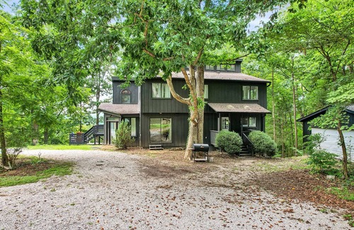 Sewanee House | Weblon's Retreat - Incredible Bluff View and Peaceful Woods