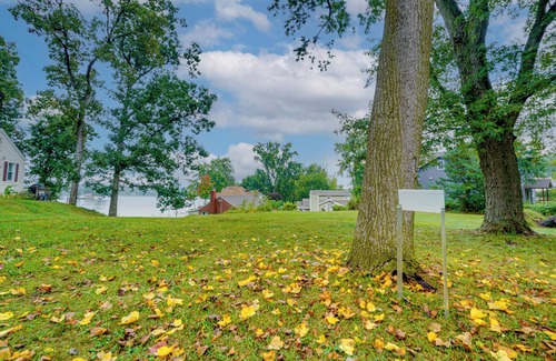 North Webster Cottage | Webster Lake Home w/Patio ~ 3 Mi to Town!