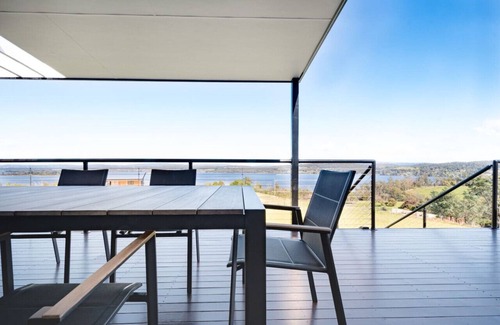 Hillwood House | WedgeTail - Stunning River Views