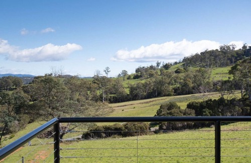 Hillwood House | WedgeTail - Stunning River Views