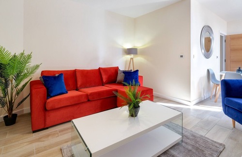 Wednesbury Apartment | Wednesbury, 1 Bedroom Apartment 204 with Parking