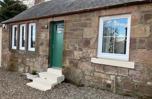 Kirkmichael House | Wee Lyon Cottage Maybole 2 Bedroom Sleeps 4