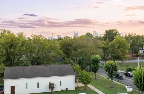 McFerrin Park House | Weekday-Specials, Skyline Views, Broadway-2.5mi