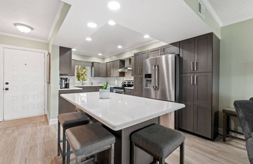 Durants Neck Condo | Weekday Waterside Retreat