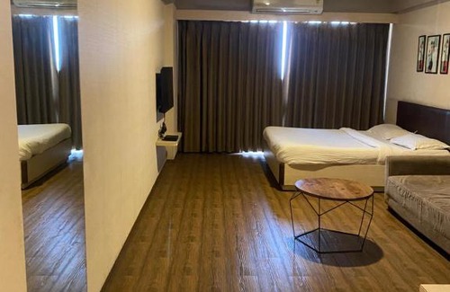 Surat Hotel | Weekend address homestay by shan