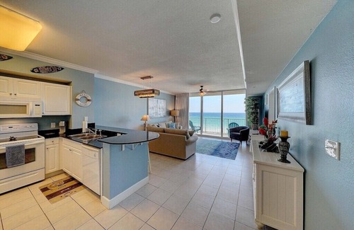 Panama City Beach Resort | Weekend Getaway ~ Sept 26 - 28th! Beautiful 2nd floor!