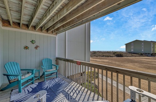 McCutcheon Field Condo | Weekend Seaclusion, Linens, Snacks & Sea Included