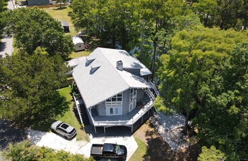 Weeki Wachee Gardens House | Weeki Vibes: close to Activities-Kayaks included!