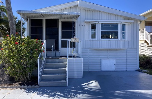 Hutchinson Island South Cottage | Weeks available in January, February and March