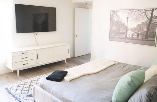 Norma Triangle Condo | WEHO PENTHOUSE walking to bars, restaurants, clubs