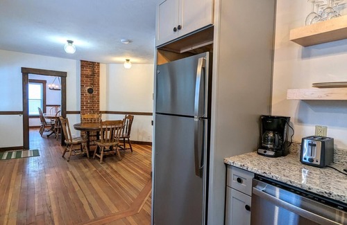 Weirs Beach House | Weirs Beach Bungalow
