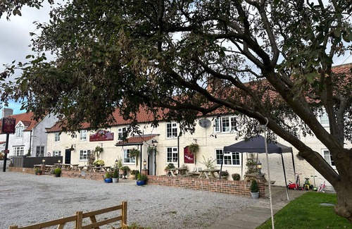 Welbury Apartment | Welbury Studio, Sleeps 2, Pet Friendly & Parking