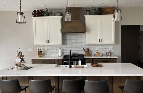 Butte Des Morts House | Welcome 2026 EAA travelers! Charming 3-bedroom house in Oshkosh with WiFi, AC