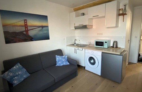 Saint-Denis Apartment | Welcome at AtHome 💫