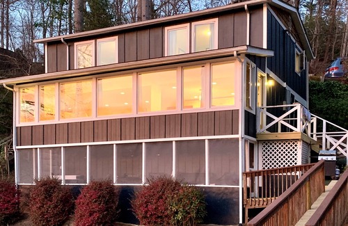 Lake Lure House | ❤️WELCOME BACK TO THE LAKE Lake Lure’s Ultimate Waterfront Vacation Retreat❤️