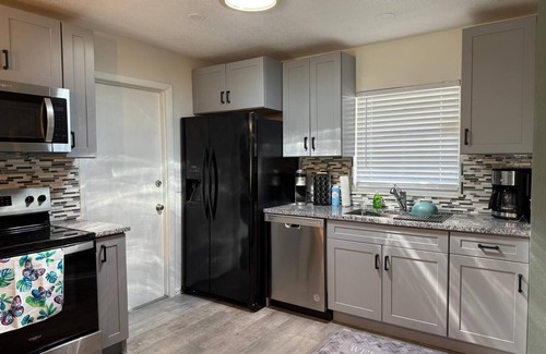 Oak Ridge House | Welcome, cozy 3-bedroom, 2-bath home just minutes from world-famous theme parks,