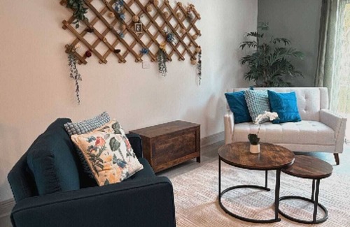 Oak Ridge House | Welcome, cozy 3-bedroom, 2-bath home just minutes from world-famous theme parks,