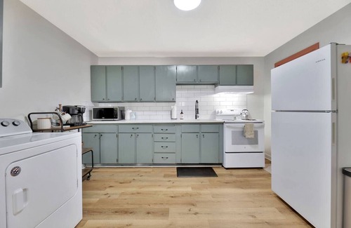 Wichita House | ~Welcome Extended Stay Travelers!~2BD/1.5 Bath~