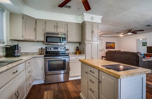 Pottsboro House | Welcome Extended Stays Lake Getaway: Cozy Retreat with Fire Pit, Games & Marinas, Choctaw Casino!