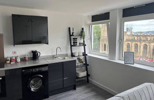 Sheffield Apartment | Welcome Home - Your cosy city view apartment!
