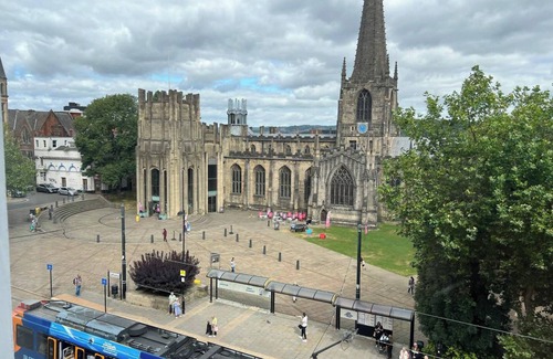 Sheffield Apartment | Welcome Home - Your cosy city view apartment!