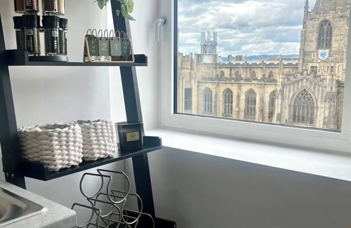 Sheffield Apartment | Welcome Home - Your cosy city view apartment!