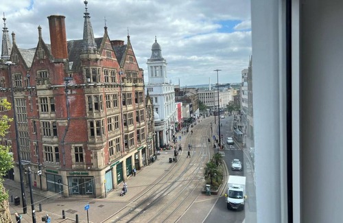 Sheffield Apartment | Welcome Home - Your cosy city view apartment!
