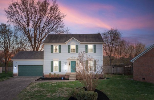 Jeffersontown House | Welcome Home - New and Lux! Gym, Office, Huge Yard