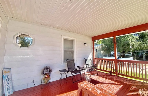 Hitchcock County House | Welcome Hunters and Anglers