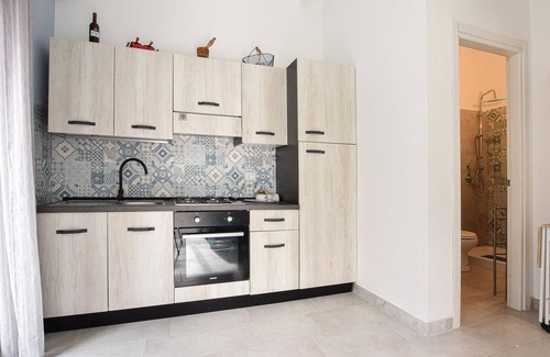 Triscina House | Welcome to this villa with garden, jacuzzi and close to the beach.