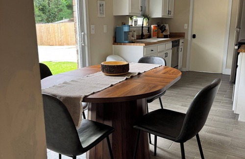 Pensacola House | Welcome t Sunrise Cottage nLocated just minutes from beautiful beach & downtownn