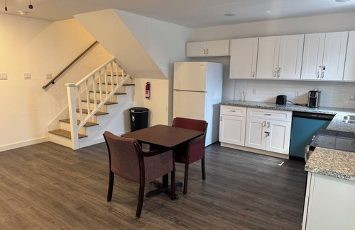 Northside House | Welcome to a minimalist Sandy Room 3B in a 3bed house with AC in vibrant Houston