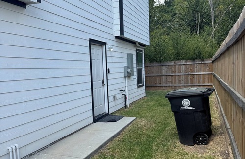 Northside House | Welcome to a minimalist Sandy Room 3B in a 3bed house with AC in vibrant Houston