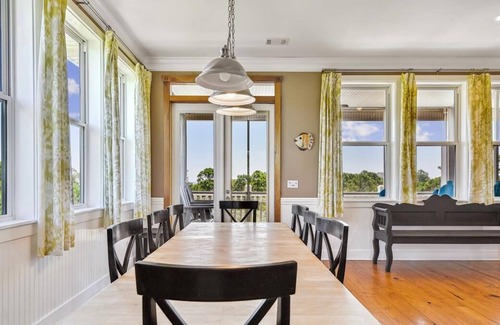 Sea Palm Village House | Welcome to A PALM PARADISE!