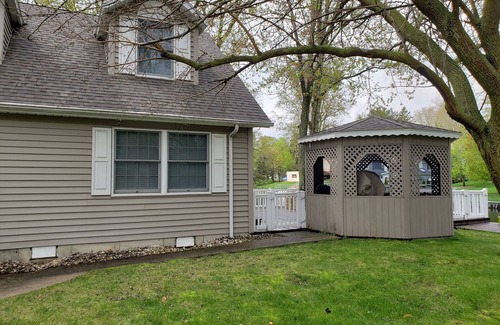 Paw Paw Lake House | Welcome to a Paw Paw Lake (big) home