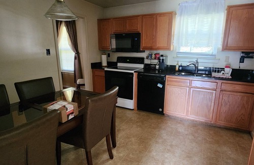 Highland Springs House | Welcome to Airport Stay at Gigi's, Cozy, Warm, and Inviting