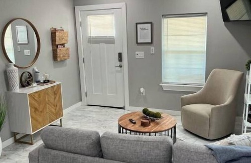 Tulsa House | Welcome to an exquisite 3-bedroom house