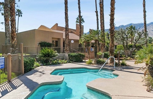 Araby Condo | Welcome to Ananda Nivas, Contemporary Condo in South Palm Springs, -Dog friendly