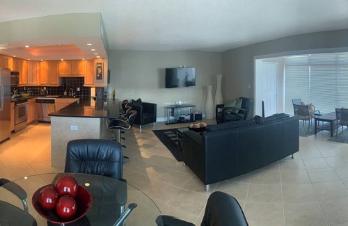 Moorings Condo | WELCOME to Beach Paradise! Venetian 2 min. V Miramar Beach . Napes 5 Ave. 5 min.