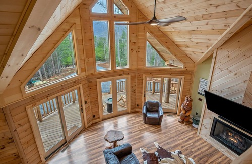 Lake Lure Cabin | Welcome to Bigfoot Bungalow! Views Galore!