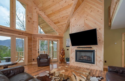 Lake Lure Cabin | Welcome to Bigfoot Bungalow! Views Galore!