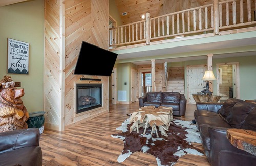 Lake Lure Cabin | Welcome to Bigfoot Bungalow! Views Galore!