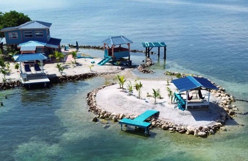 Placencia Apartment | Welcome to Bird Island!