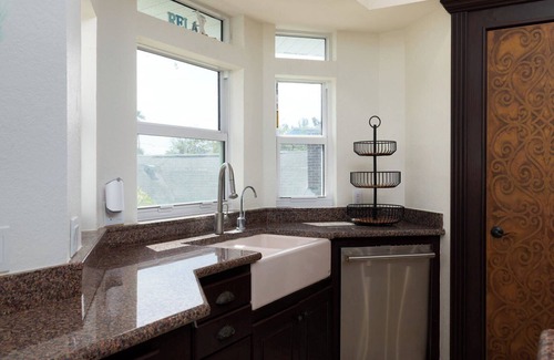 Sunset Beach House | Welcome to Bluefin Your Waterfront Getaway!