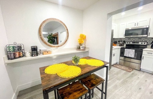 Edgewood Apartment | Welcome to Casa Bethel! Newly remodeled and strategically located.