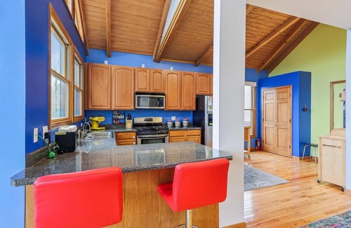 Davis House | Welcome to Chaleur et Lumiere-the chalet of warmth and light!
