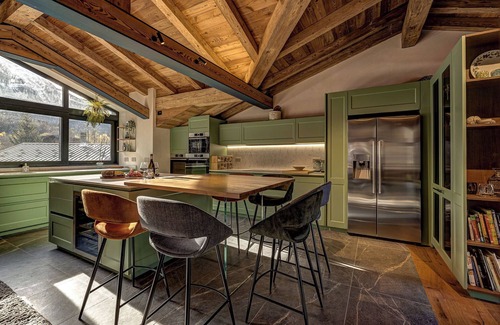 Les Bossons Ski Chalet | Welcome to Chalet Papillon Chamonix – A Touch of Alpine Elegance