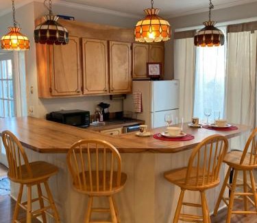 Columbia House | Welcome to Columbia!-enjoy this tranquil space