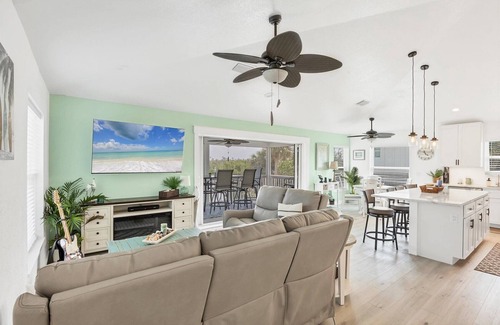 Palm Island House | Welcome to Dolphin Crossing! Its like a private resort!