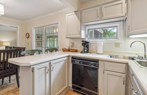 Sloans Valley Condo | Welcome to Family Lake Time – Your Waterfront Condo!